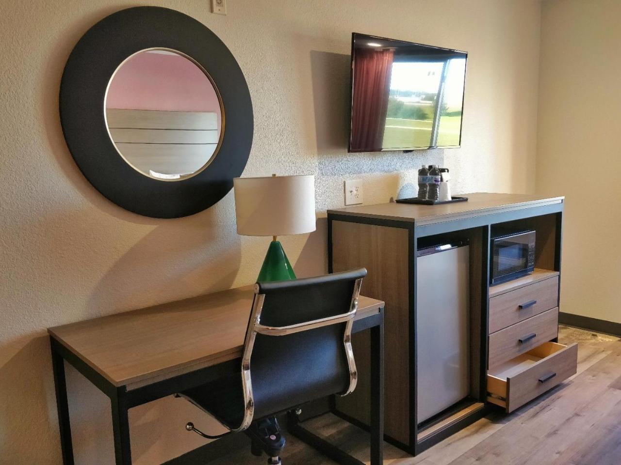 Arya Inn And Suites Irving Exteriör bild